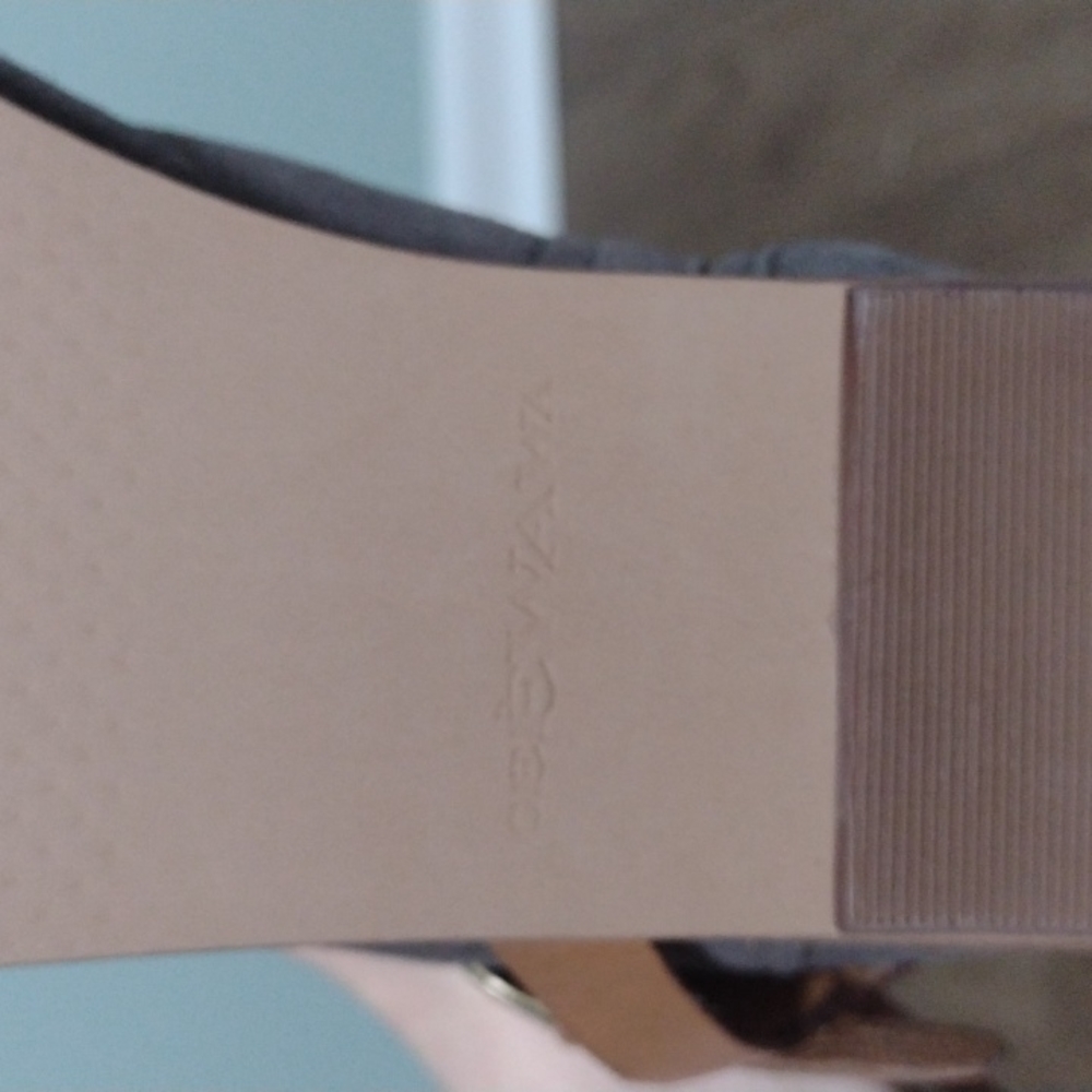 Sandals - Picture 5 of 5
